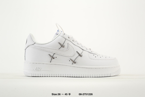 ナイキ靴正面デザイン